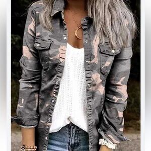Women's Camo Button-Down Shirt (snaps) xl